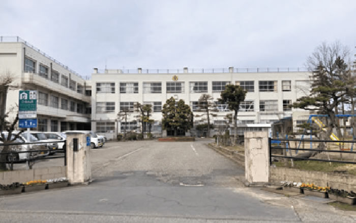 早通小学校